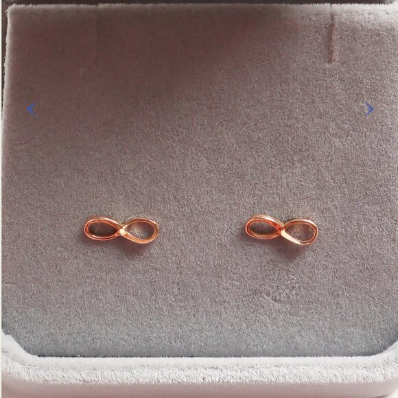 18 Yellow Gold Infinity Earrings - Picture 2 of 3